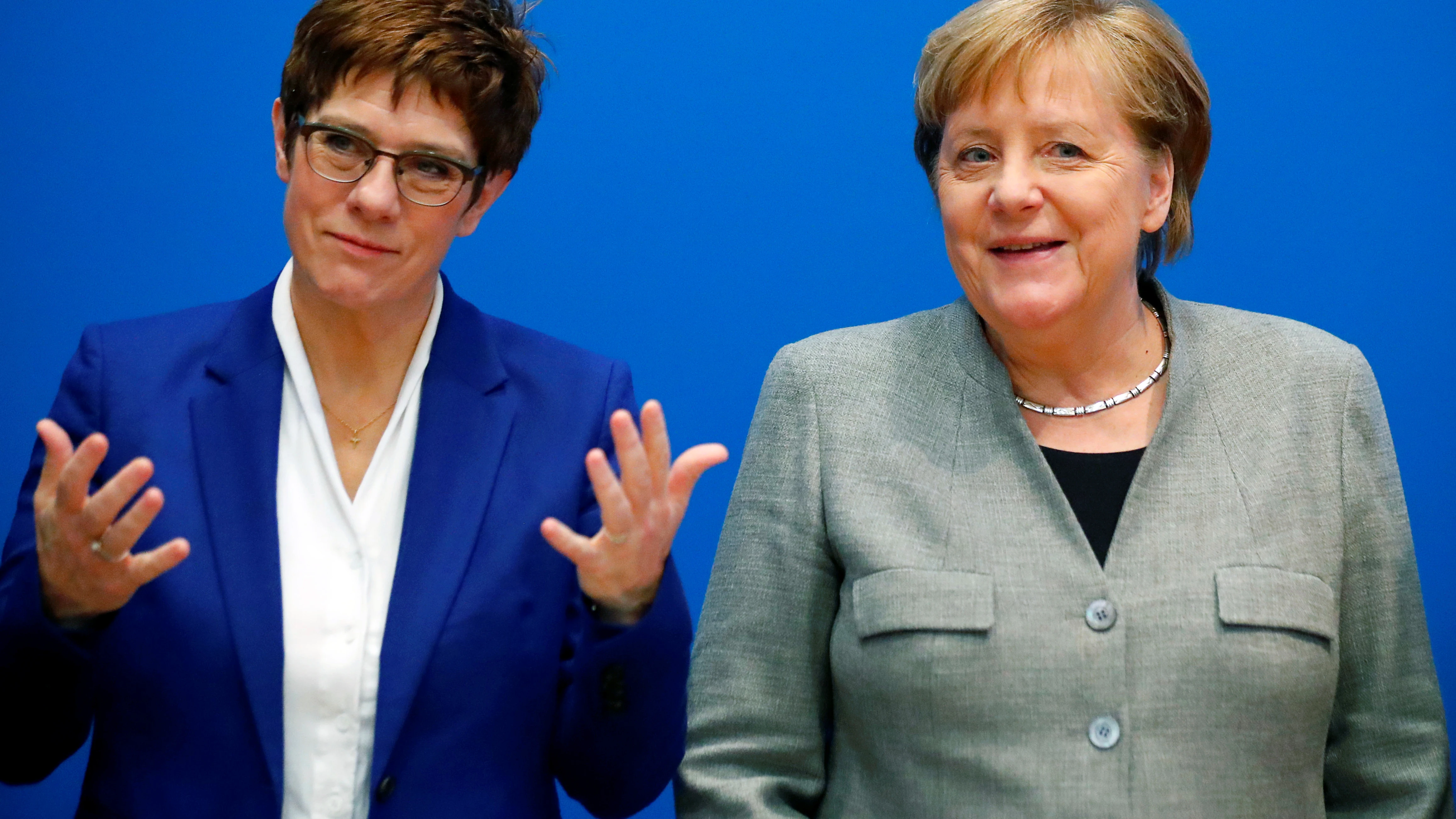 Annegret Kramp-Karrenbauer y Angela Merkel