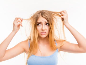 Cabello fino y quebradizo