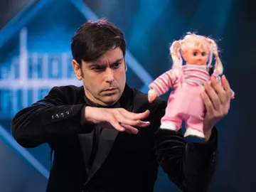 Lioz Shem Tov, el cómico mentalista israelí que sorprende con su particular espectáculo en 'El Hormgiuero 3.0' Lioz Shem Tov, el cómico mentalista israelí que sorprende con su particular espectáculo en 'El Hormgiuero 3.0'