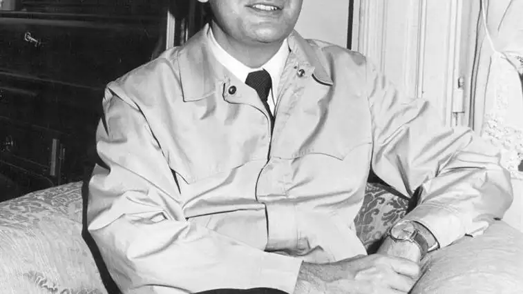 Retrato de 1974 del escritor e historiador Carlos Rojas