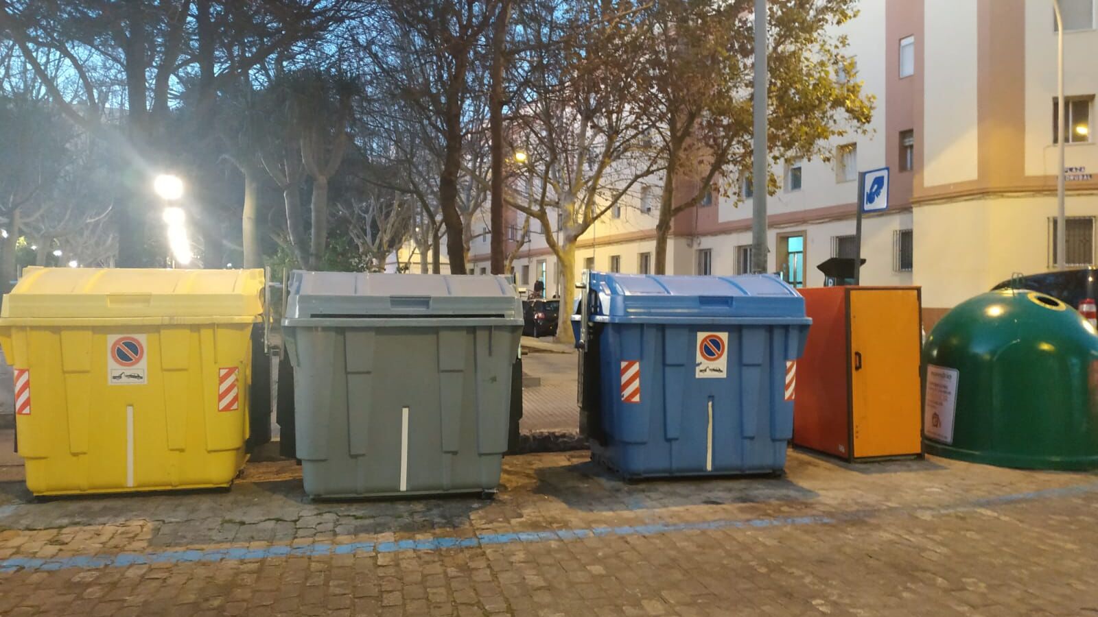 Detienen a dos personas tras encontrar el cadáver de una mujer en un contenedor en Jerez de la Frontera