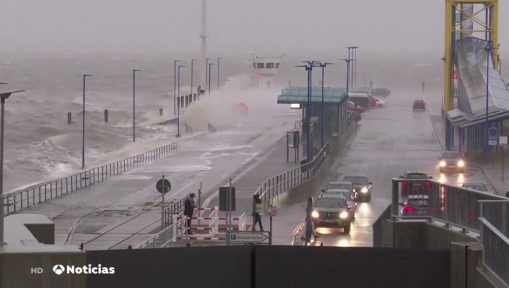 REEMPLAZAR La tormenta del siglo: 'Ciara' arrasa el norte y centro de Europa con fuertes lluvias y vientos huracanados