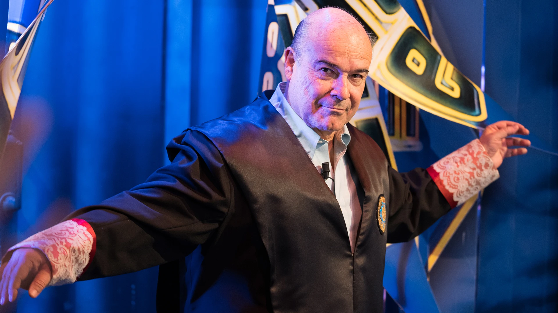 Un hecho ins&oacute;lito: Antonio Resines lo da todo al dar un veredicto positivo en 'El Hormiguero 3.0'