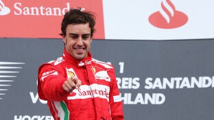 Fernando Alonso celebra una victoria con Ferrari