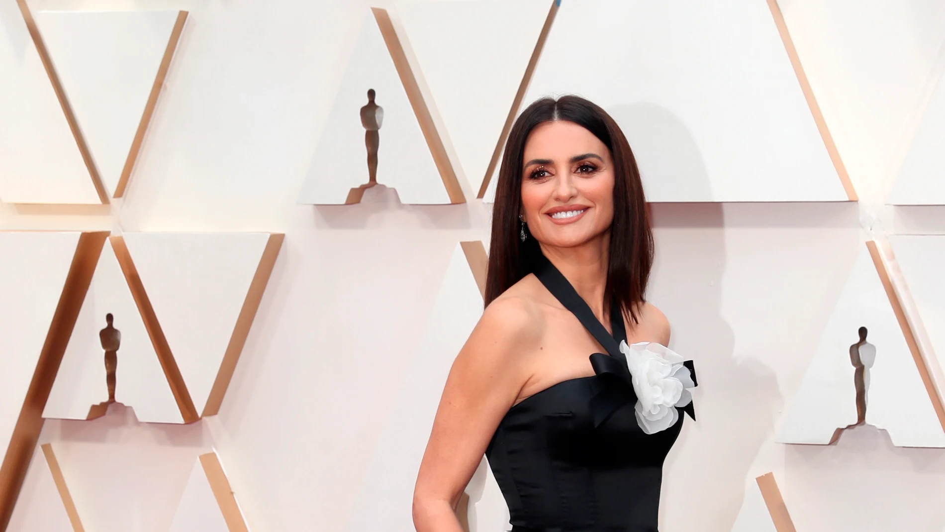 La elegancia vintage y minimalista de Penélope Cruz en los Oscar 2020 La elegancia vintage y minimalista de Penélope Cruz en los Oscar 2020