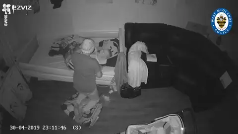 Graban a una cuidadora pegando a un joven autista en Reino Unido Graban a una cuidadora pegando a un joven autista en Reino Unido