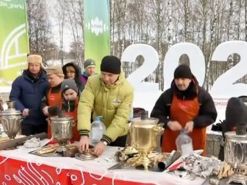 Rusia celebra su tradicional festival del té