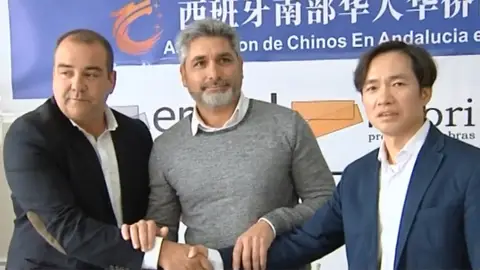 Encuentro entre la comunidad china y española promovido por Juan José Cortés Encuentro entre la comunidad china y española promovido por Juan José Cortés