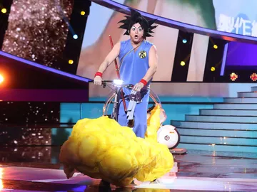 El Monaguillo es un superguerrero con 'Makafushigi adventure!' de Son Goku en ‘Tu cara me suena’ El Monaguillo es un superguerrero con 'Makafushigi adventure!' de Son Goku en ‘Tu cara me suena’