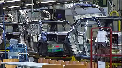 Renault entra en números rojos con una pérdida de 141 millones de euros en el último año Renault entra en números rojos con una pérdida de 141 millones de euros en el último año