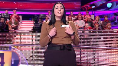 Boo pone a '¡Ahora caigo!' la banda sonora de Rosalía en 'Paquita Salas' 