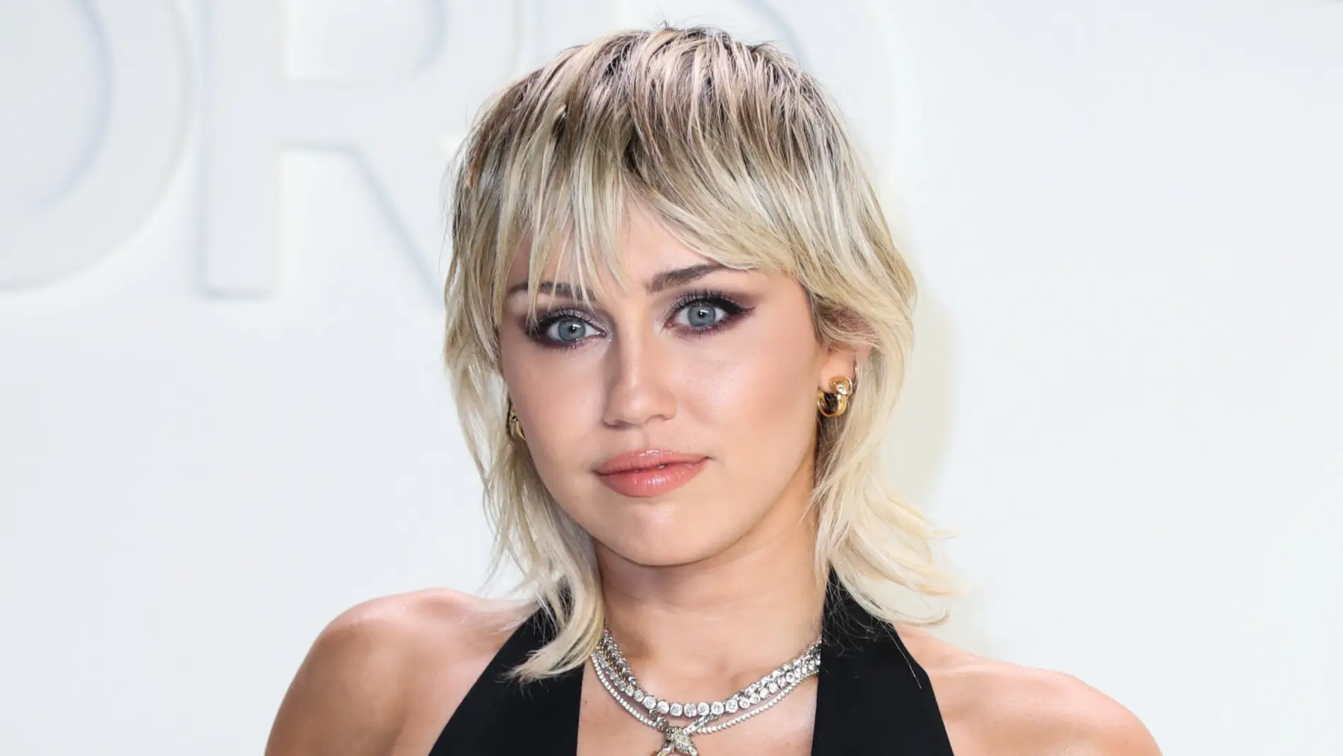 La Dura Confesión De Miley Cyrus A Hailey Bieber Sobre Su Sexualidad Y