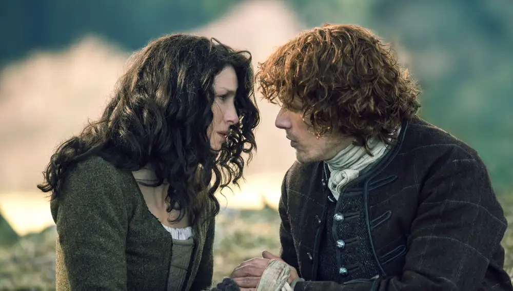 Caitriona Balfe y Sam Heughan como Claire y Jamie en 'Outlander'