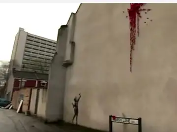 Banksy sorprende a su ciudad natal con nuevo mural por San Valentín Banksy sorprende a su ciudad natal con nuevo mural por San Valentín