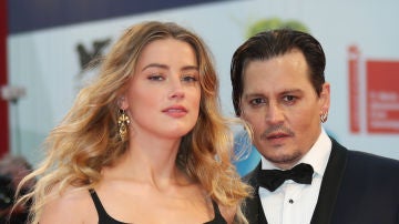 Amber Heard y Johnny Depp Amber Heard y Johnny Depp
