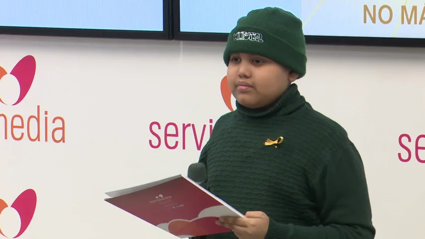 Un niño con cáncer pide que no le pongan más barreras: "No puedo ir al colegio, ni hacer deporte o jugar" Un niño con cáncer pide que no le pongan más barreras: "No puedo ir al colegio, ni hacer deporte o jugar"
