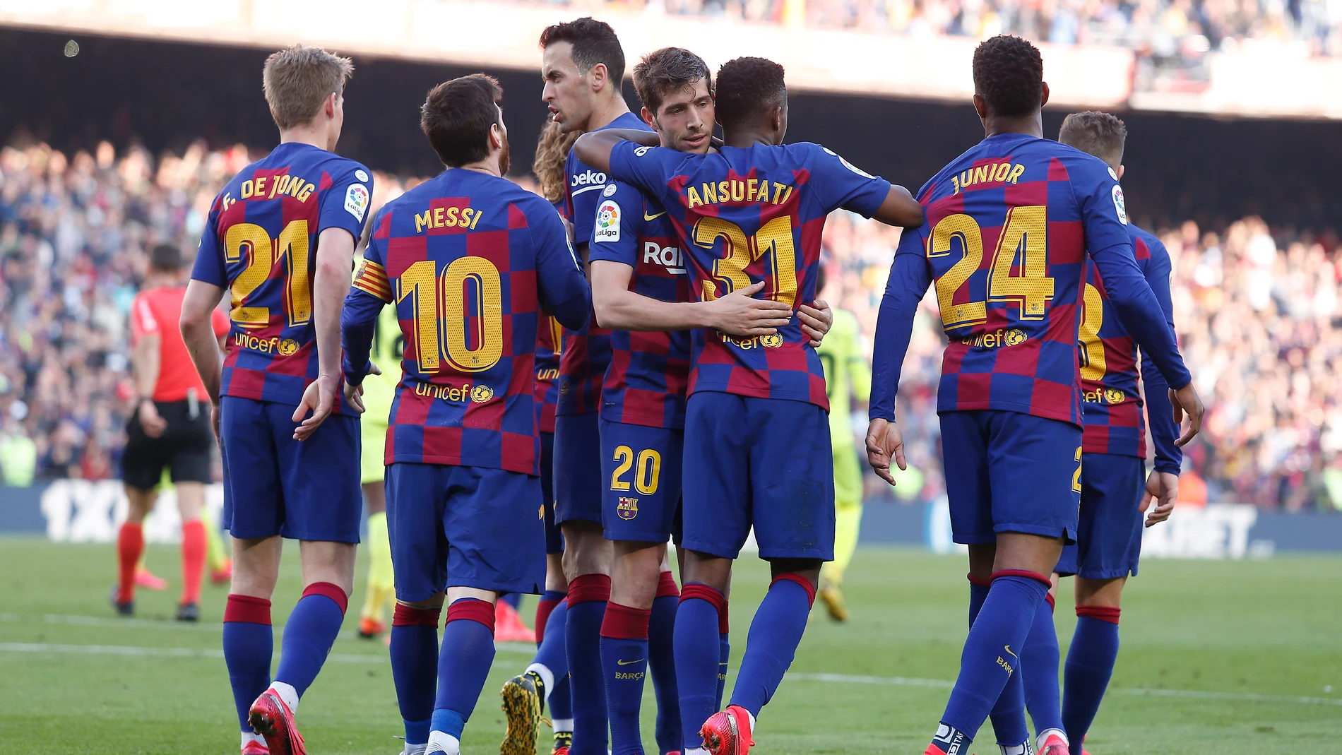 Los jugadors del Barça celebran el gol de Sergi Roberto Los jugadors del Barça celebran el gol de Sergi Roberto