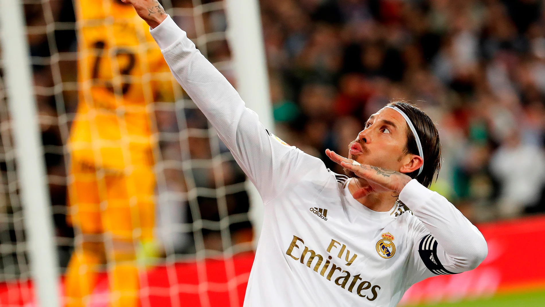 El defensa del Real Madrid, Sergio Ramos, celebra el segundo gol del equipo blanco ante el Celta. El defensa del Real Madrid, Sergio Ramos, celebra el segundo gol del equipo blanco ante el Celta.