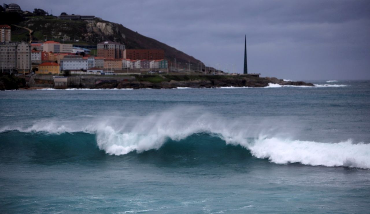 Fuerte oleaje en la costa coruñesa