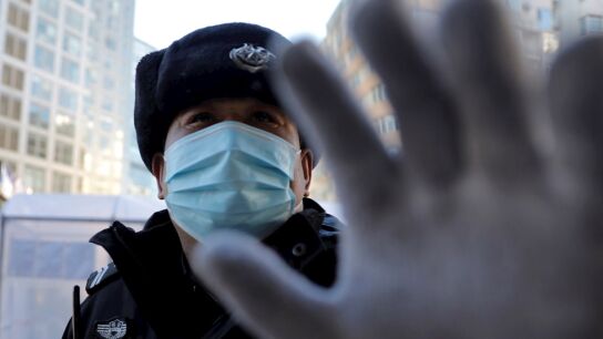 Un vigilante de seguridad en China