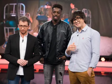 El truco de Luis Piedrahita con el que pone a prueba a Iñaki Williams en una mágica escena El truco de Luis Piedrahita con el que pone a prueba a Iñaki Williams en una mágica escena
