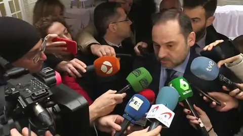 El Gobierno asegura que la 'tasa Google' ayudará a "tener una fiscalidad más justa y más progresiva" El Gobierno asegura que la 'tasa Google' ayudará a "tener una fiscalidad más justa y más progresiva"