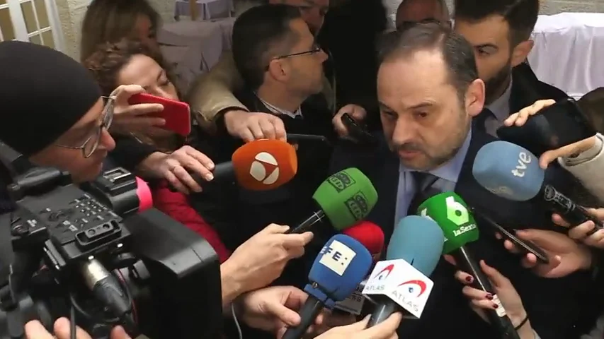El Gobierno asegura que la 'tasa Google' ayudará a "tener una fiscalidad más justa y más progresiva" El Gobierno asegura que la 'tasa Google' ayudará a "tener una fiscalidad más justa y más progresiva"