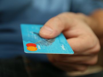 La novedosa forma de los ciberdelincuentes de robar los datos de las tarjetas de crédito en nuestras compras online