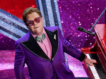 Elton John durante una actuación