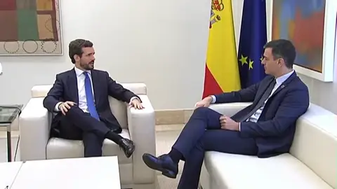 Hora y media de reunión y la misma distancia entre Pedro Sánchez y Pablo Casado Hora y media de reunión y la misma distancia entre Pedro Sánchez y Pablo Casado
