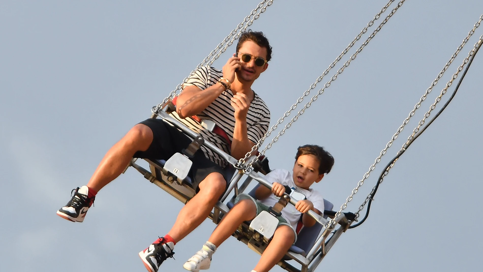 Orlando Bloom con su hijo Flynn Orlando Bloom con su hijo Flynn