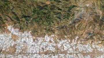 Vícar (Almería), en el poniente almeriense, con la Sierra de Gádor destacada.