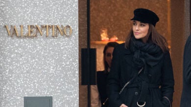 Así es el vestidor de la casa de Paula Echevarría con tocador incluido