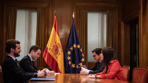 Reunión PP-Ciudadanos para las elecciones de País Vasco y Galicia Negociación