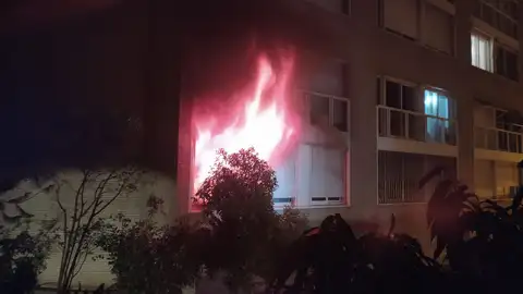 Incendio en Barcelona en el que 15 personas han resultado heridas Incendio Barcelona