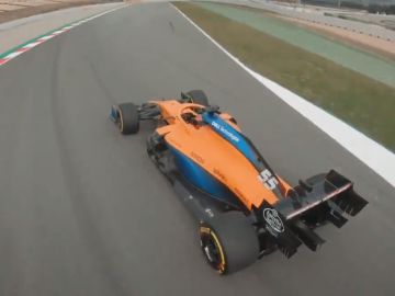 El McLaren MCL35, a vista de dron