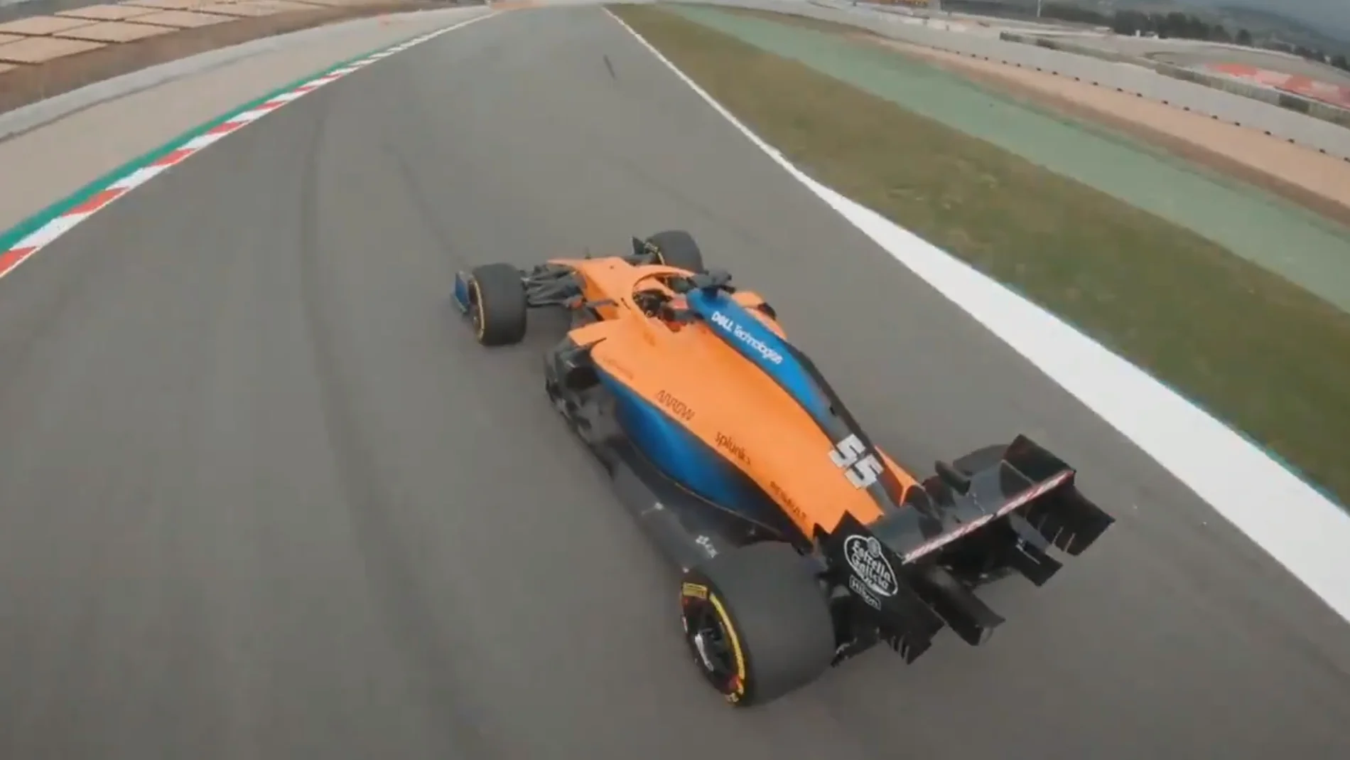 El McLaren MCL35, a vista de dron El McLaren MCL35, a vista de dron