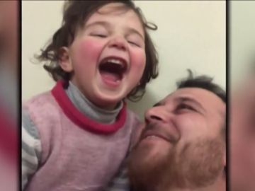 Salwa y su padre reciben el permiso para residir en Turquía