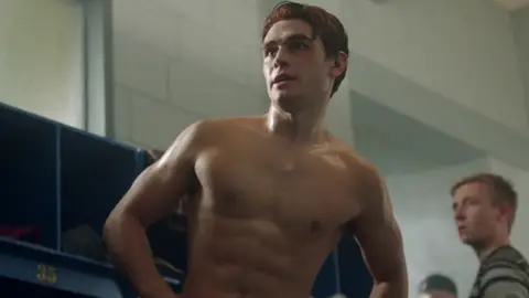 KJ Apa como Archie Andrews en 'Riverdale' KJ Apa como Archie Andrews en 'Riverdale'