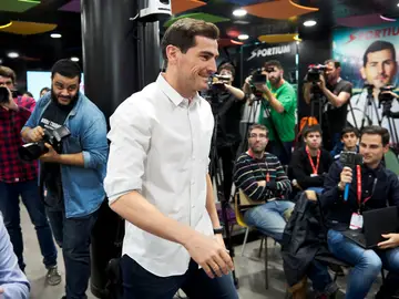 Iker Casillas durante un acto publicitario Iker Casillas durante un acto publicitario