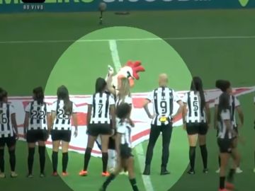 El gesto machista de la mascota del Atlético Mineiro