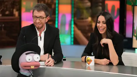 Trancas y Barrancas retan a Almudena Cid con el divertido juego 'Beso o cachetada' Trancas y Barrancas retan a Almudena Cid con el divertido juego 'Beso o cachetada'