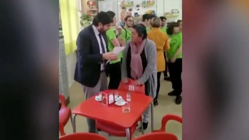 Una madre denuncia que no se ha avisado de la visita de Fernando López Miras al instituto de su hija Una madre denuncia que no se ha avisado de la visita de Fernando López Miras al instituto de su hija