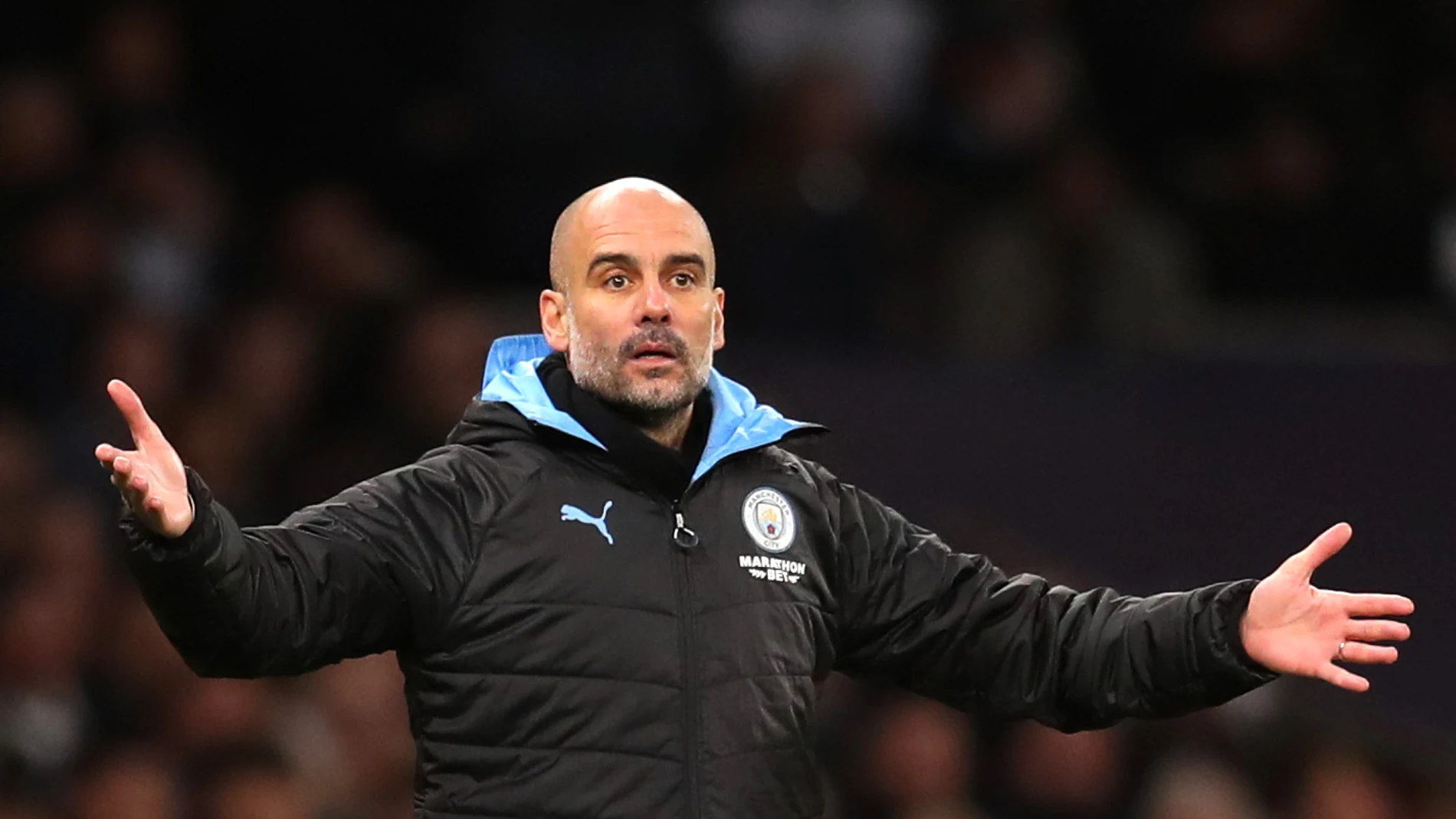 Pep Guardiola en la banda Pep Guardiola en la banda