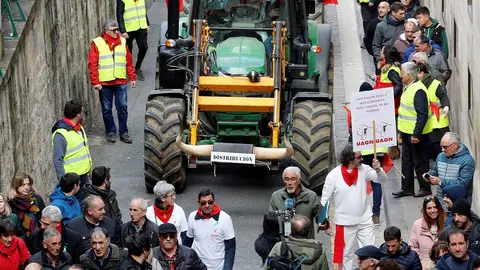 Un tractor ataviado de toro Un tractor ataviado de toro