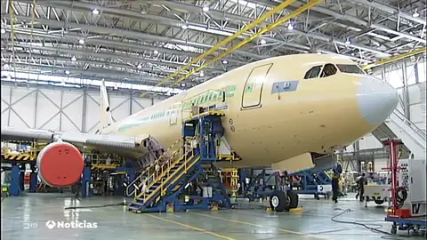 Airbus recorta 2.362 empleos en Defensa y Espacio, de ellos 630 en España Airbus recorta 2.362 empleos en Defensa y Espacio, de ellos 630 en España