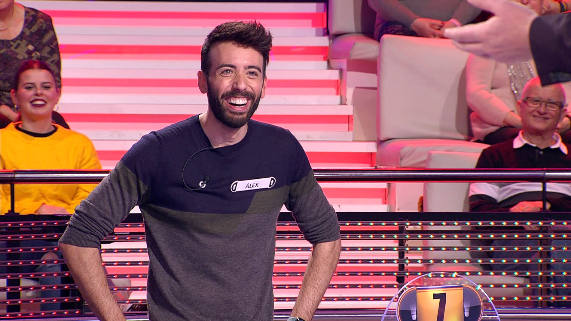 No tiene desperdicio: La conversaci&oacute;n entre Arturo Valls y un concursante sobre las 'Spice girls' en '&iexcl;Ahora caigo!'