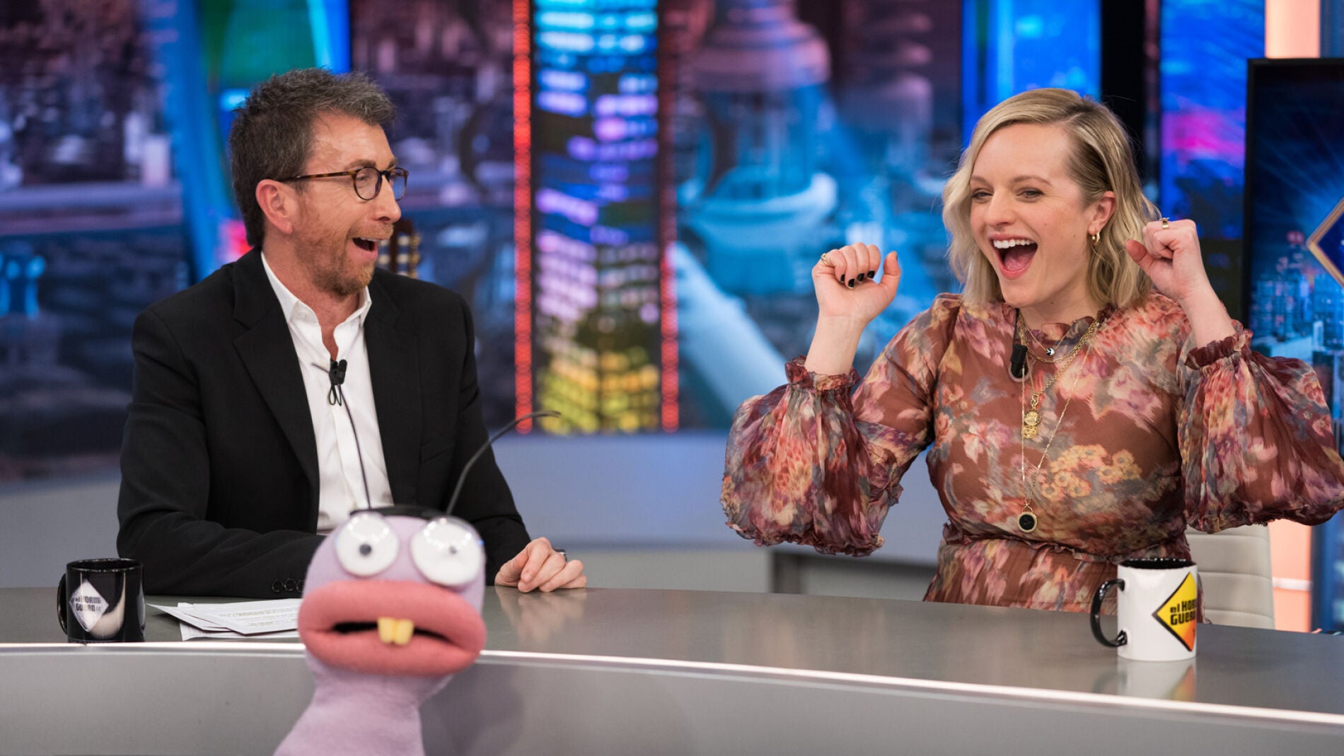 Elizabeth Moss juega con Trancas y Barrancas a las transformaciones en 'El Hormiguero 3.0'