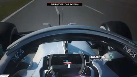 Hamilton y su extraño gesto Hamilton y su extraño gesto