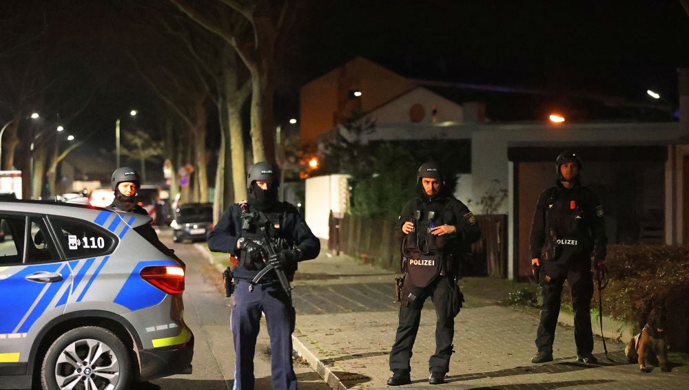 Al menos nueve muertos en dos tiroteos en Hanau